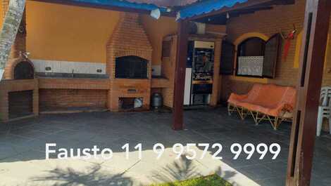 House for rent in Itanhaem with swimming pool 180 meters from the sea