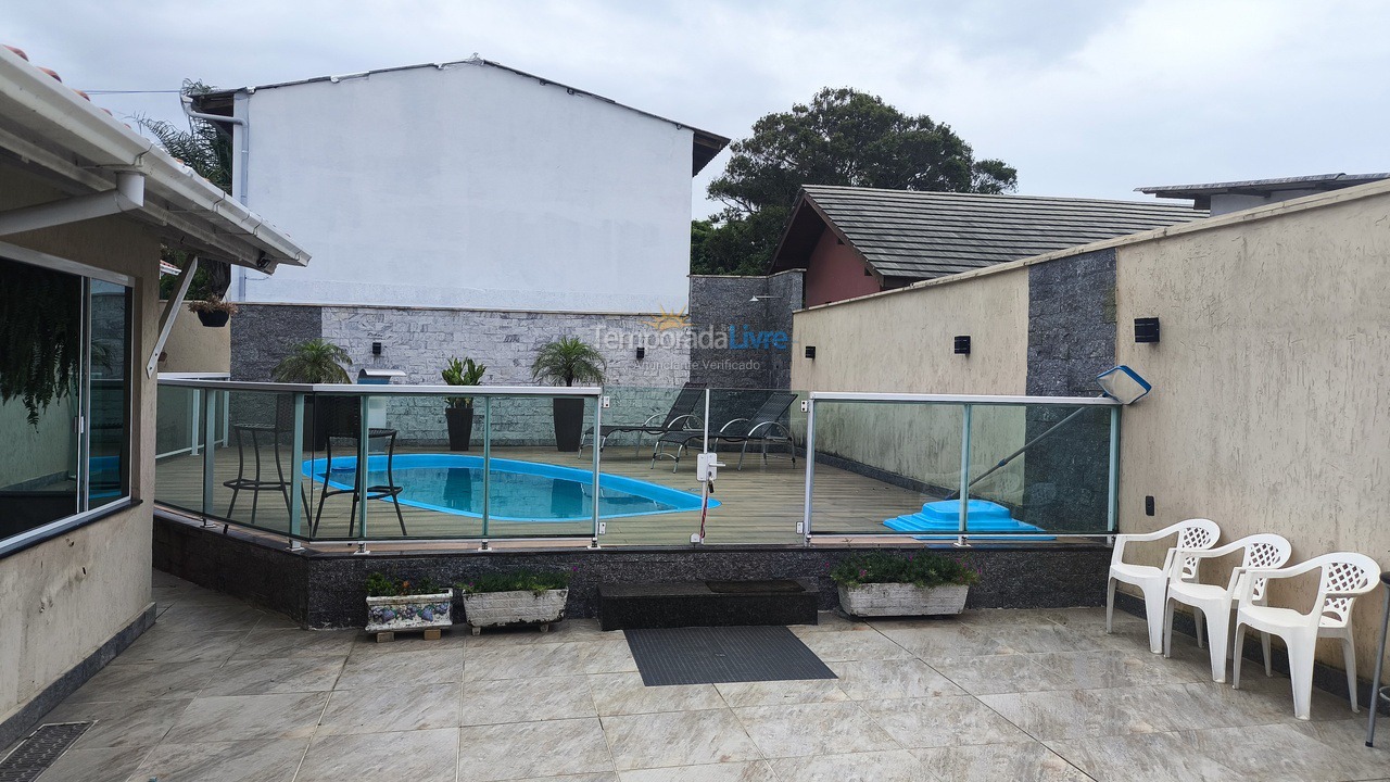Casa para aluguel de temporada em Florianópolis (Praia do Moçambique)
