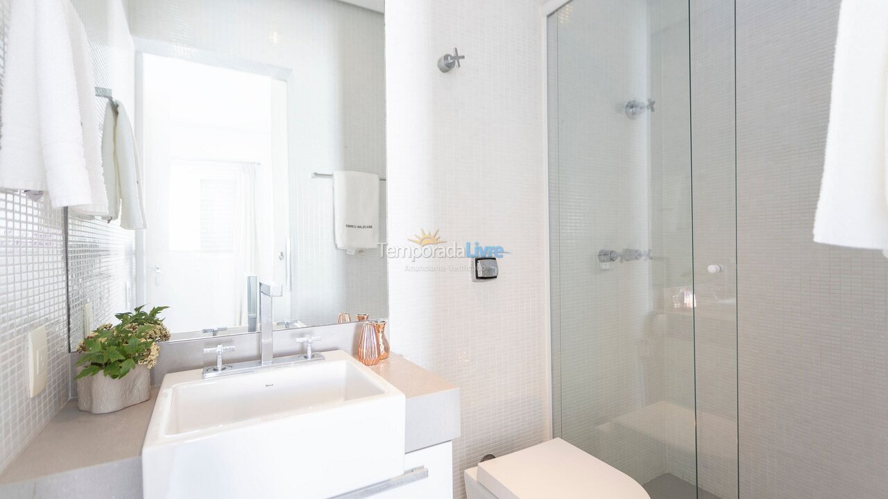 Apartment for vacation rental in Guarujá (Enseada)