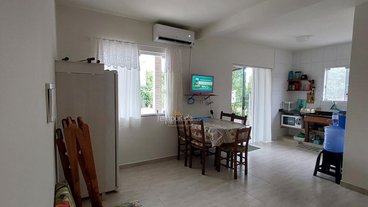 Apartamento para aluguel de temporada em Itapoá (Balneário Rio Gracioso)