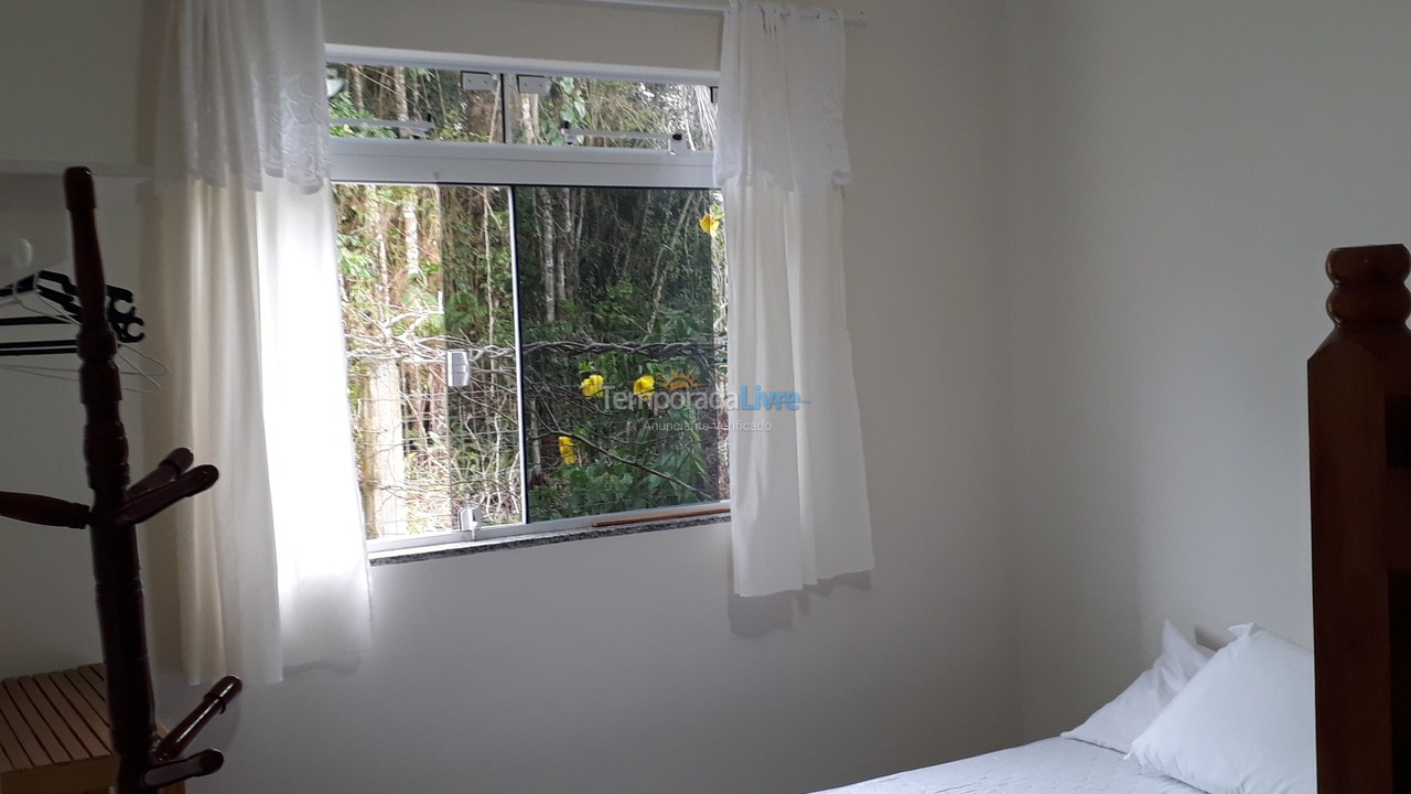 Apartamento para aluguel de temporada em Itapoá (Balneário Rio Gracioso)