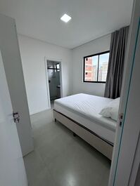 Apartamento novíssimo em Itapema com vista mar