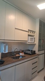 Linda casa em condomínio fechado com excelente infraestrutura