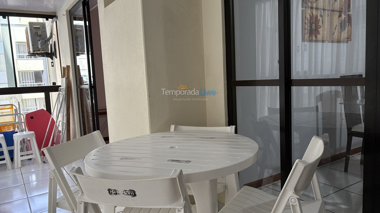 Apartamento para aluguel de temporada em Itapema (Meia Praia)