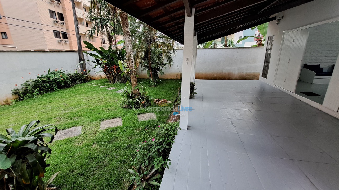 Casa para aluguel de temporada em Ubatuba (Praia Grande)