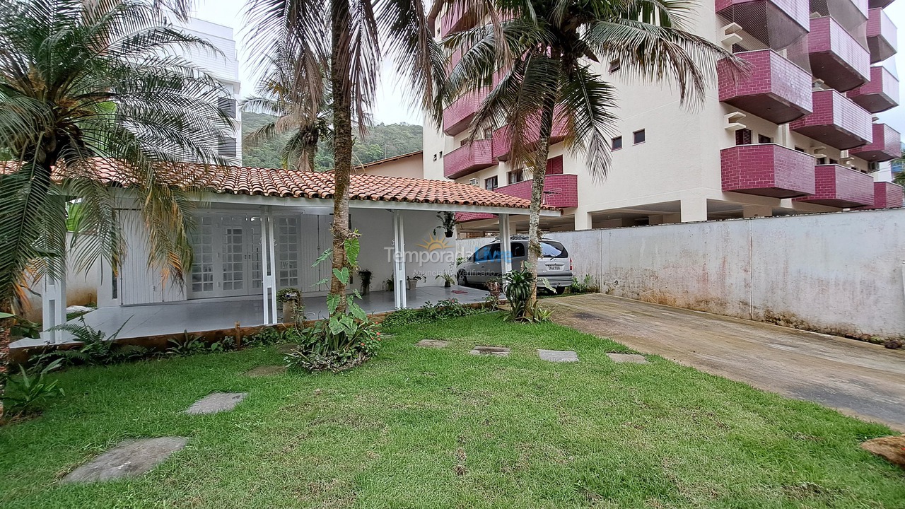 Casa para aluguel de temporada em Ubatuba (Praia Grande)