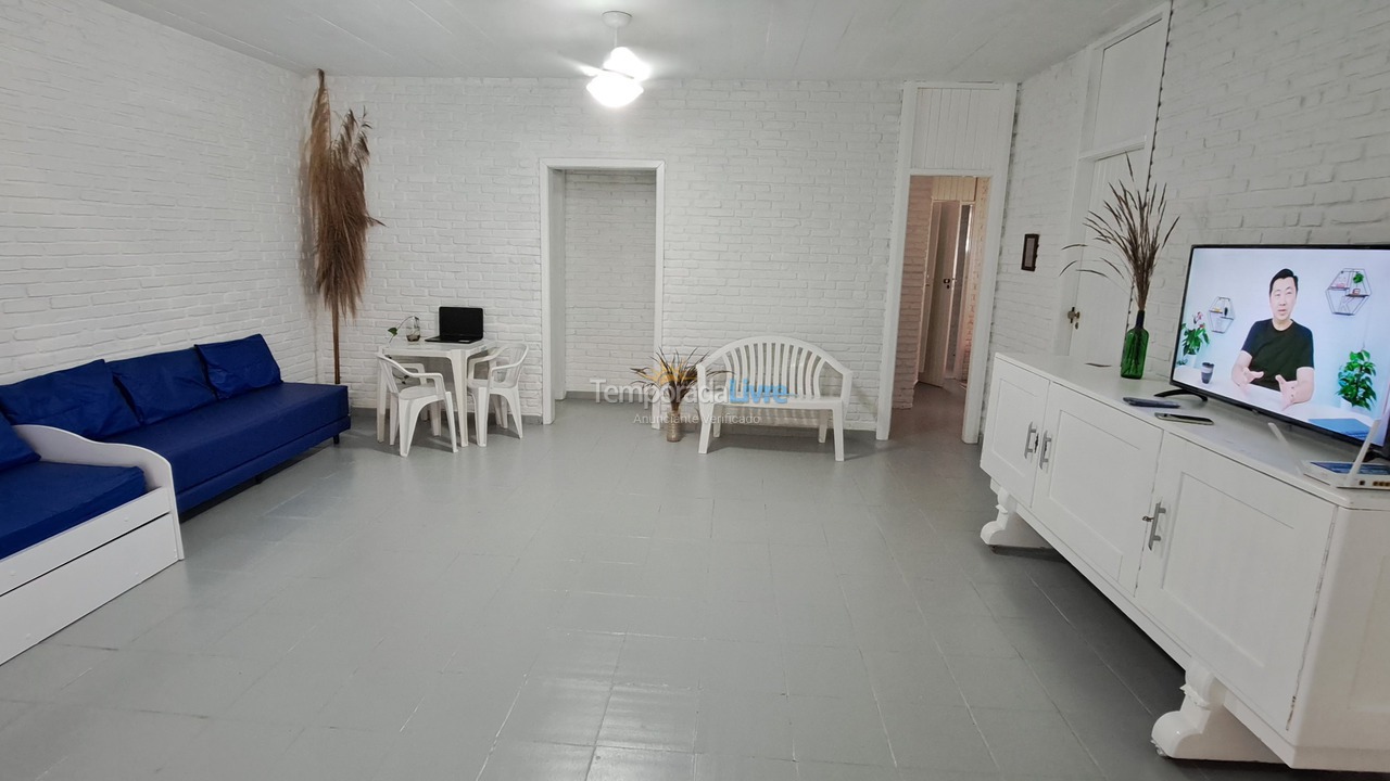 Casa para aluguel de temporada em Ubatuba (Praia Grande)