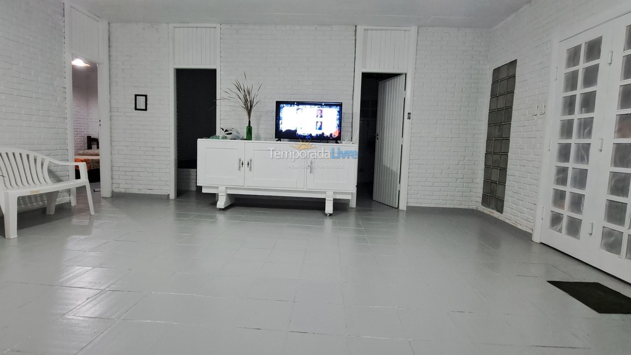 Casa para aluguel de temporada em Ubatuba (Praia Grande)