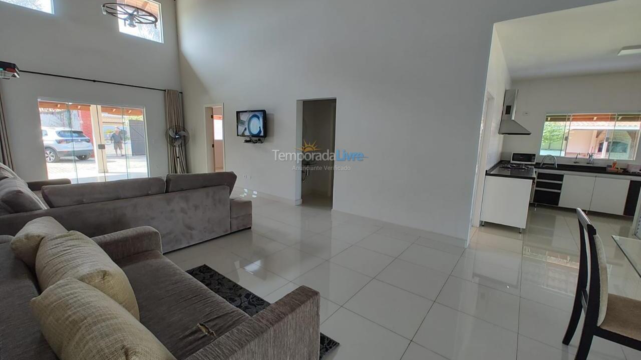 Granja para alquiler de vacaciones em Mairinque (Condomínio Porta do Sol)