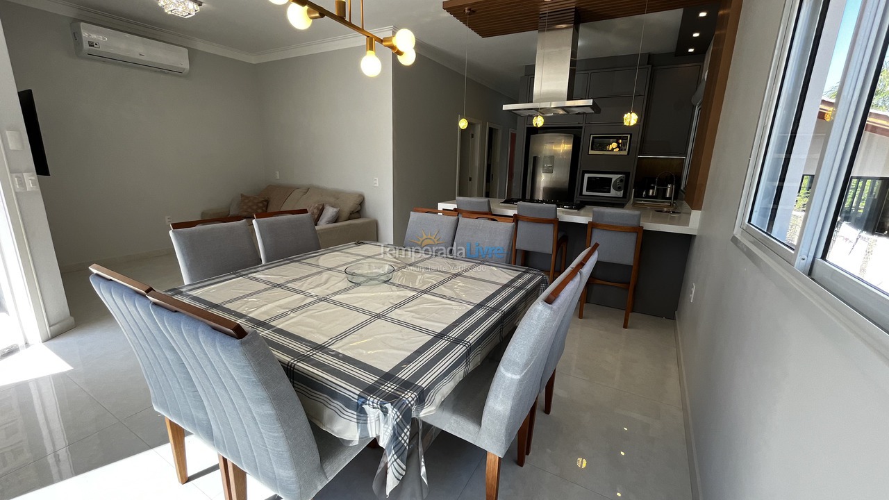 Casa para alquiler de vacaciones em Florianópolis (Praia de Ponta das Canas)