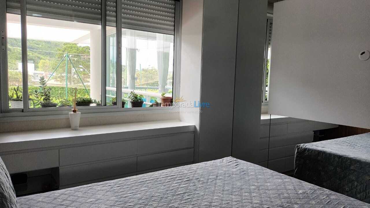 Apartamento para aluguel de temporada em Florianópolis (Cachoeira do Bom Jesus)