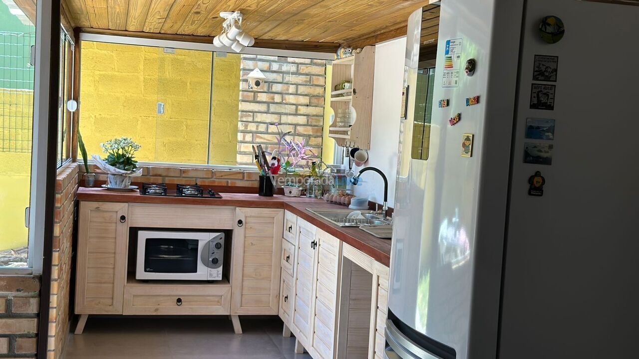 Casa para alquiler de vacaciones em Bombinhas (Praia de Zimbros)