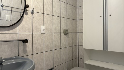 Ref 204M Ótimo lugar:Quadra mar e garagem ampla