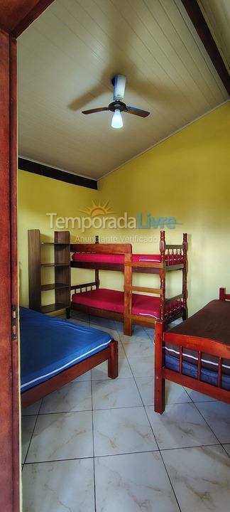 Casa para aluguel de temporada em Caraguatatuba (Martim de Sá)