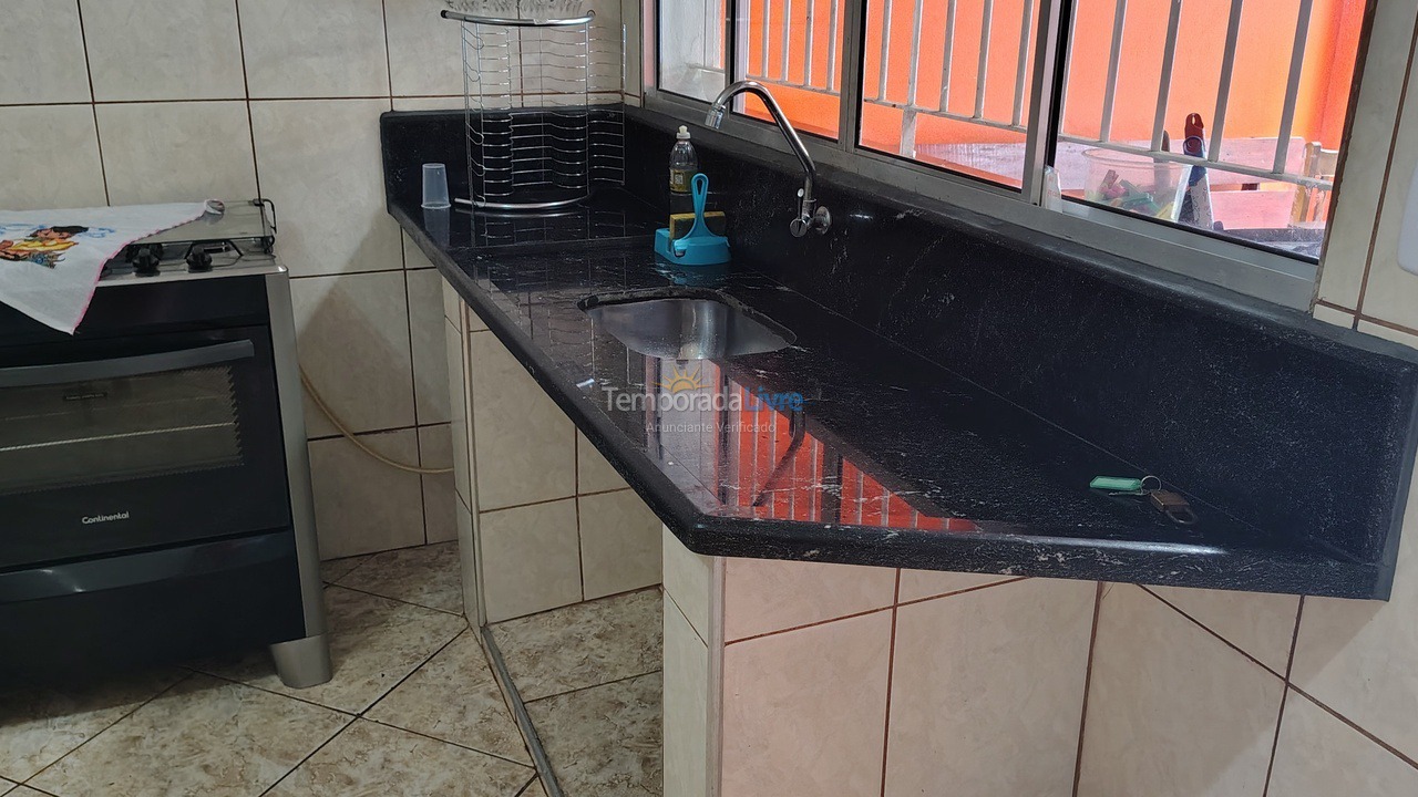 Casa para aluguel de temporada em Caraguatatuba (Martim de Sá)