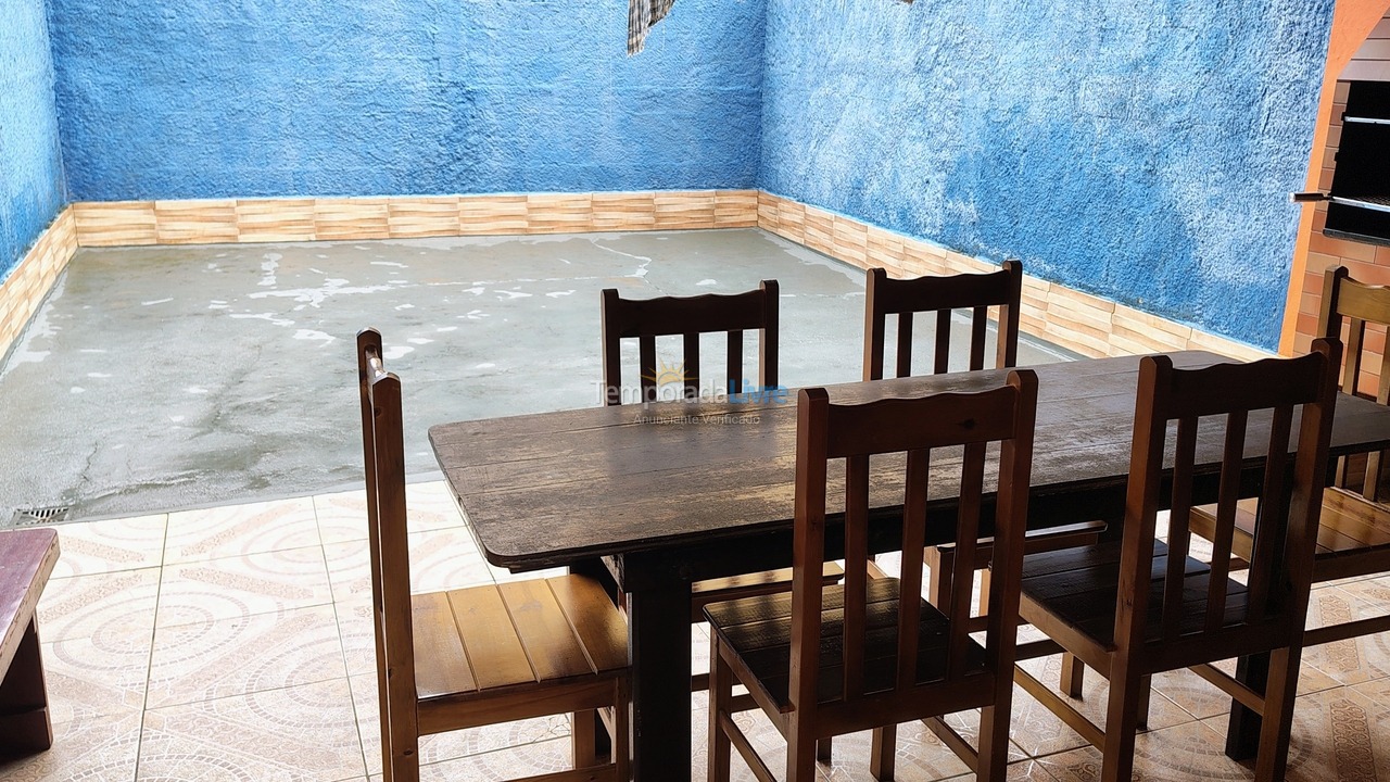 Casa para aluguel de temporada em Caraguatatuba (Martim de Sá)