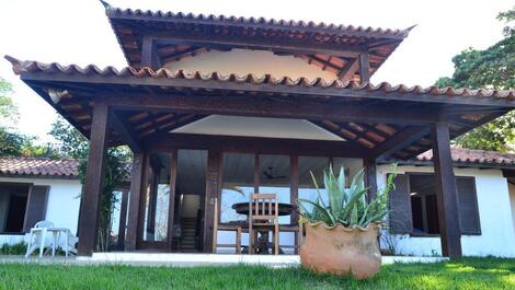 Entrada social e janelas suites 1 e 2