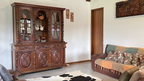 Sítio para temporada com Piscina, Churrasqueira, Sauna e 8 suítes