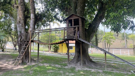 Sítio para temporada com Piscina, Churrasqueira, Sauna e 8 suítes