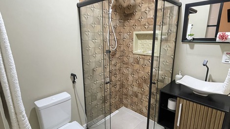 Sítio para temporada com Piscina, Churrasqueira, Sauna e 8 suítes