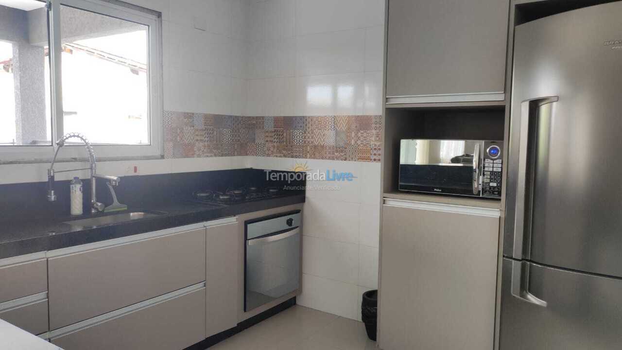 Casa para aluguel de temporada em Bertioga (Praia de Guaratuba)