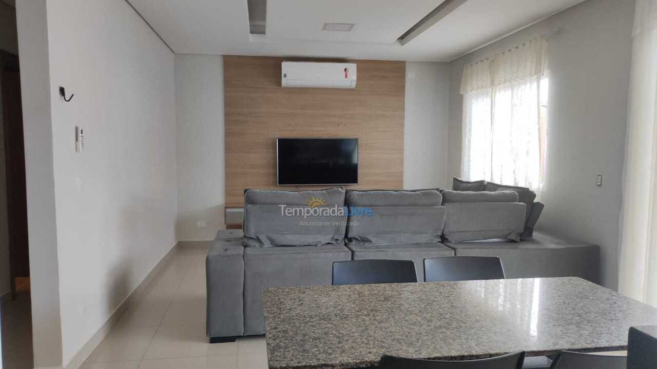 Casa para aluguel de temporada em Bertioga (Praia de Guaratuba)