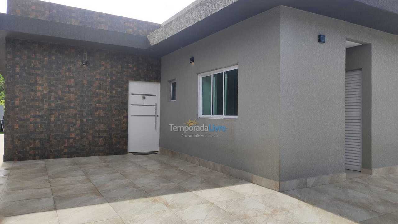 Casa para aluguel de temporada em Bertioga (Praia de Guaratuba)