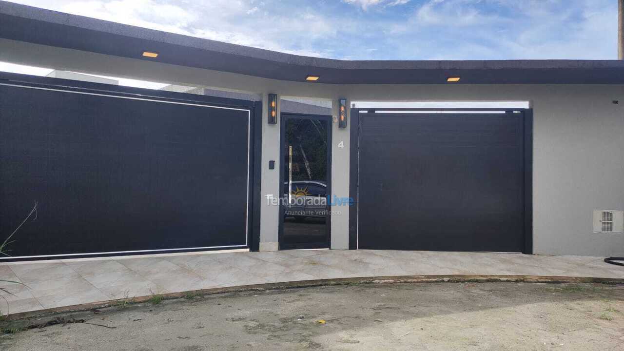 Casa para aluguel de temporada em Bertioga (Praia de Guaratuba)