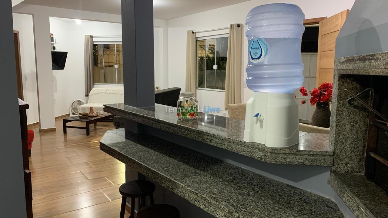 Casa para aluguel de temporada em Florianopolis (Praia dos Ingleses)