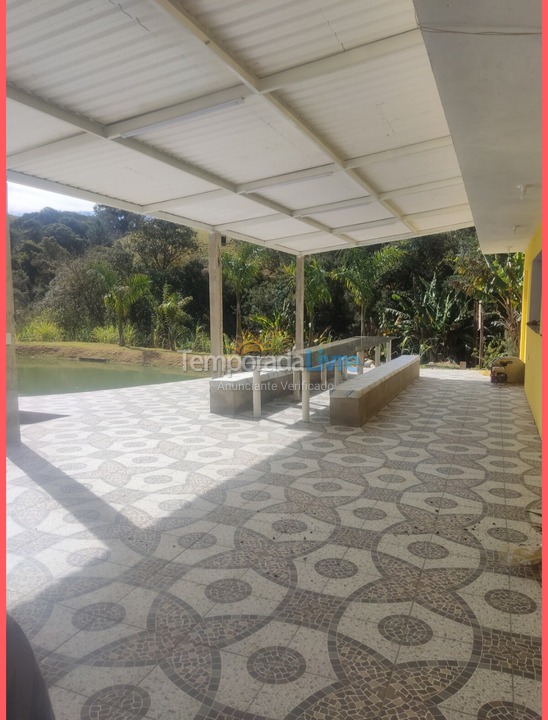 Granja para alquiler de vacaciones em Pinhalzinho (Pinhalzinho)