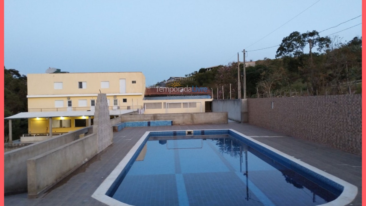 Granja para alquiler de vacaciones em Pinhalzinho (Pinhalzinho)