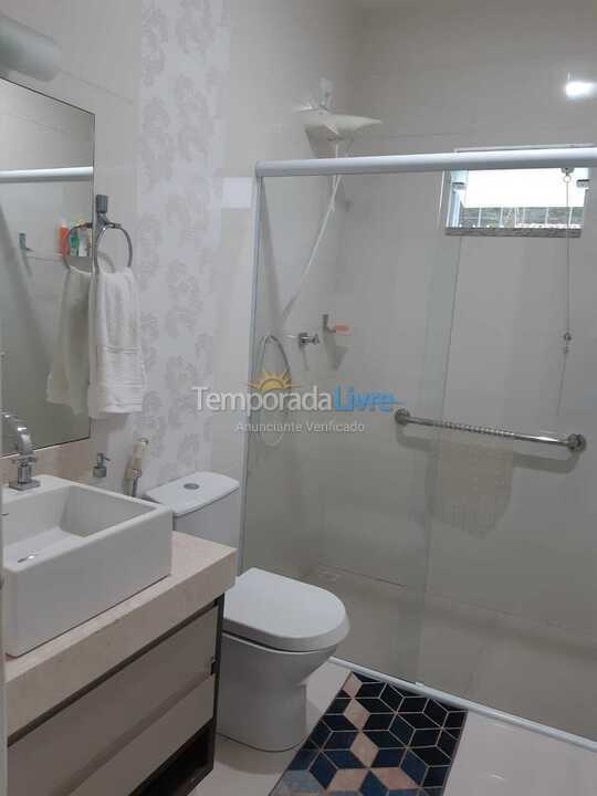 Casa para aluguel de temporada em Bombinhas (Praia de Zimbros)