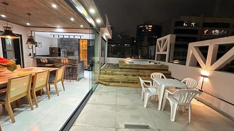 Luxurious Penthouse with 7 bedrooms in Meia Praia - Itapema/SC