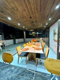 Luxurious Penthouse with 7 bedrooms in Meia Praia - Itapema/SC