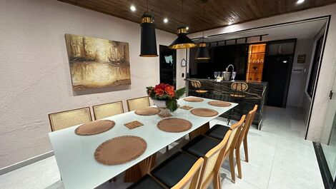 Luxurious Penthouse with 7 bedrooms in Meia Praia - Itapema/SC