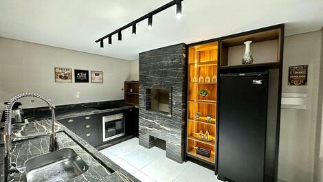 Luxurious Penthouse with 7 bedrooms in Meia Praia - Itapema/SC