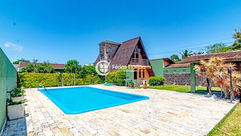 Chalé Rústico com Piscina na Praia do Campeche
