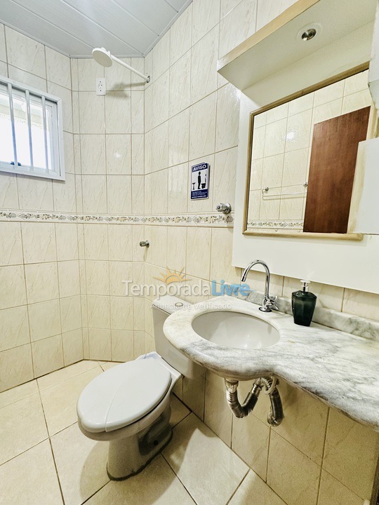 Casa para aluguel de temporada em Bombinhas (Praia de Bombas)