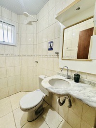 Lindo Sobrado espaçoso com 3 dormitórios!