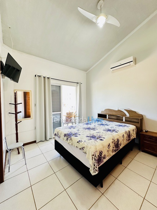 Casa para aluguel de temporada em Bombinhas (Praia de Bombas)