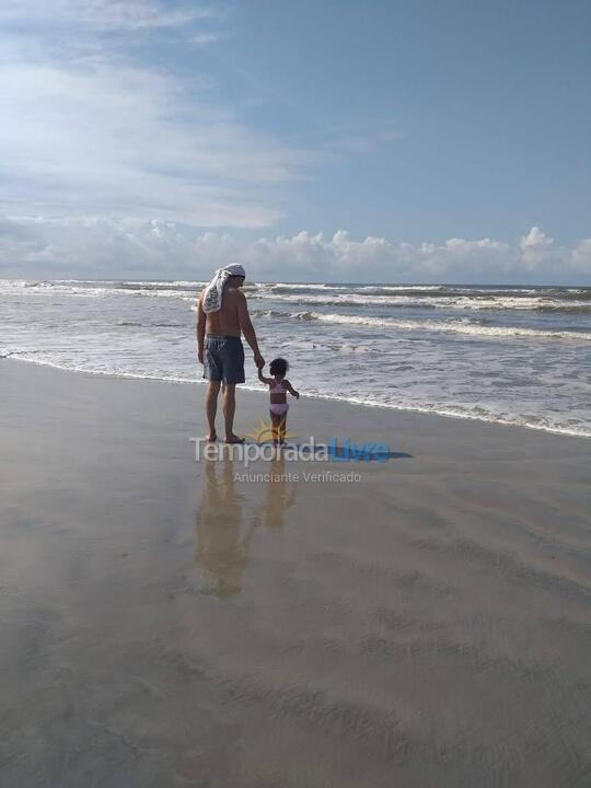 Casa para aluguel de temporada em Mongaguá (Pedreira Centro)