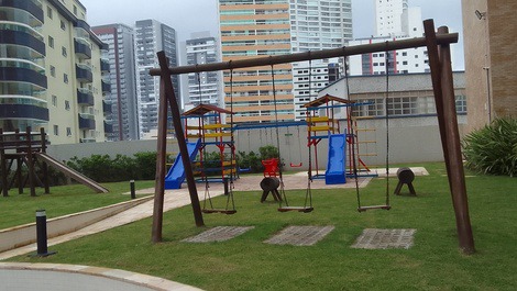 AP-133 GUILHERMINA - FRENTE MAR COM LAZER - WHATS 11 98642 0069