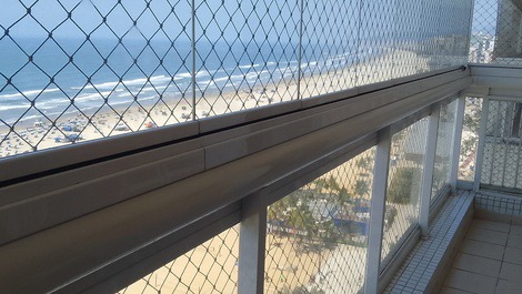 AP-133 GUILHERMINA - FRENTE MAR COM LAZER - WHATS 11 98642 0069