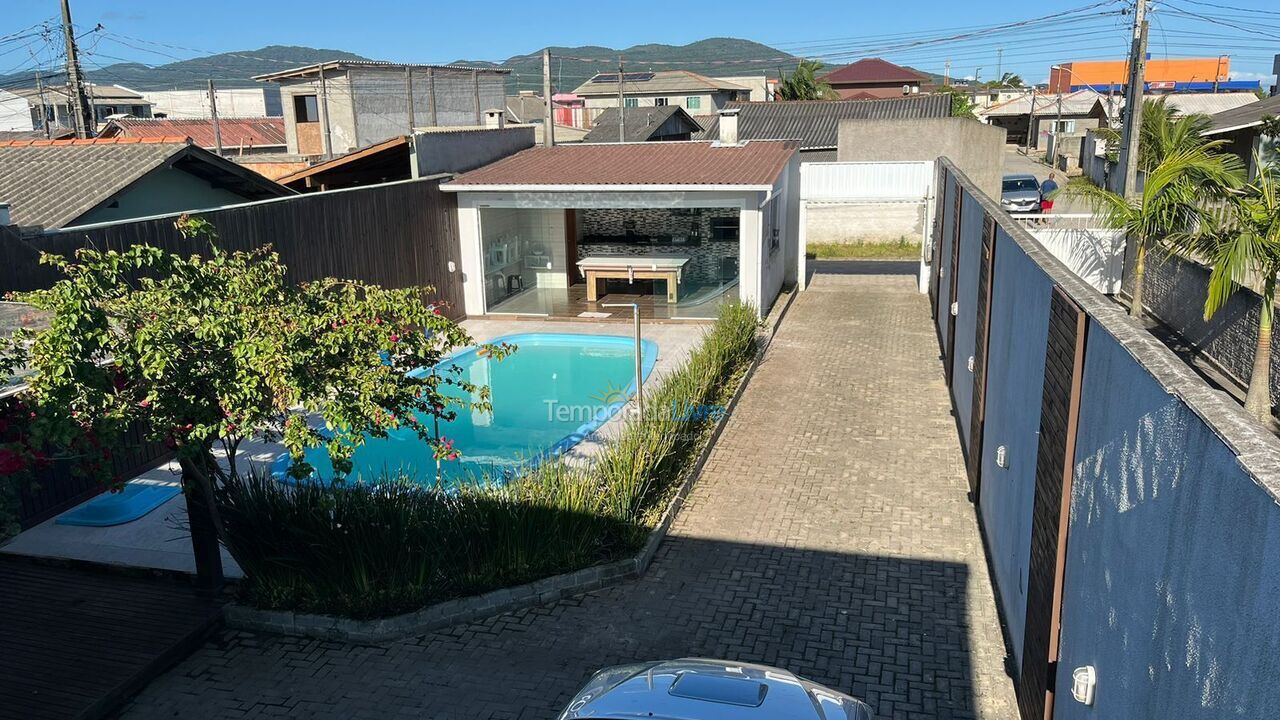 House for vacation rental in Palhoça (Praia do Sonho)