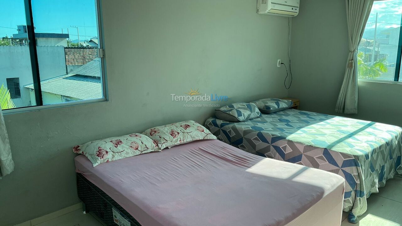 House for vacation rental in Palhoça (Praia do Sonho)