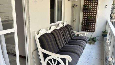 APARTAMENTO 3 QUARTOS MEIA PRAIA - QUADRA DO MAR