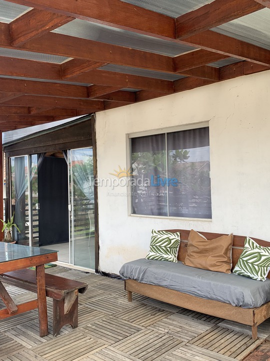Casa para alquiler de vacaciones em Itapoá (Volta Ao Mundo I)