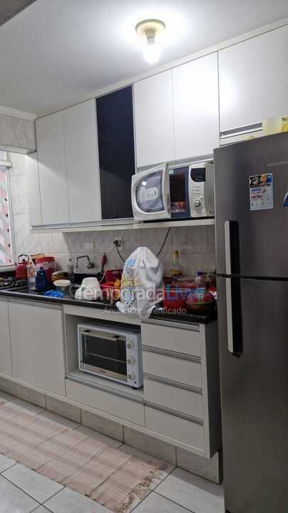 Apartamento para aluguel de temporada em Guarujá (Pitangueiras)