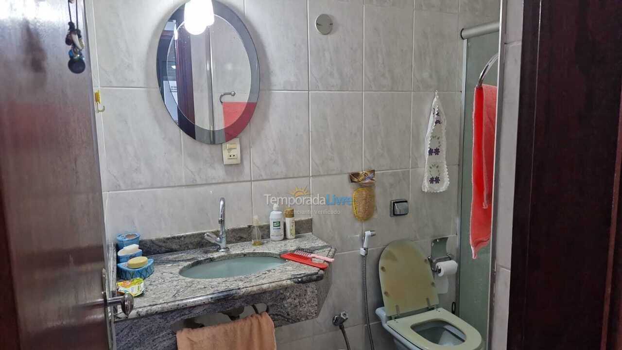 Apartamento para aluguel de temporada em Guarujá (Pitangueiras)