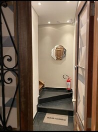 Escadaria acesso unidades 